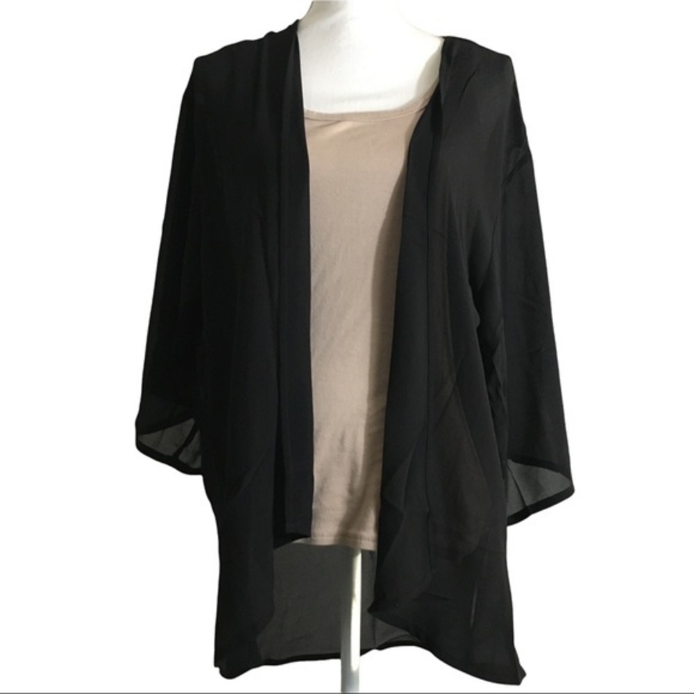Escalier black open front sheet top. Sz Medium. New